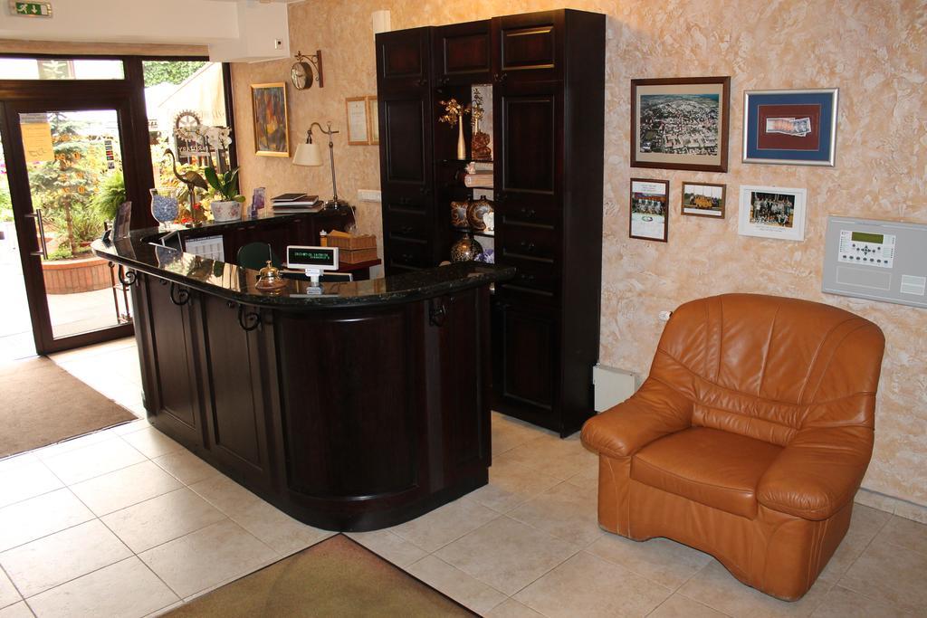 Gilija Hotel Silutė Bagian luar foto