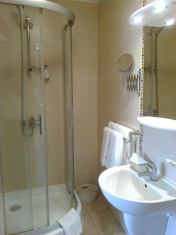 Gilija Hotel Silutė Bagian luar foto