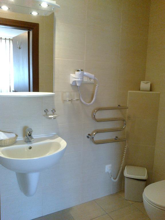 Gilija Hotel Silutė Bagian luar foto