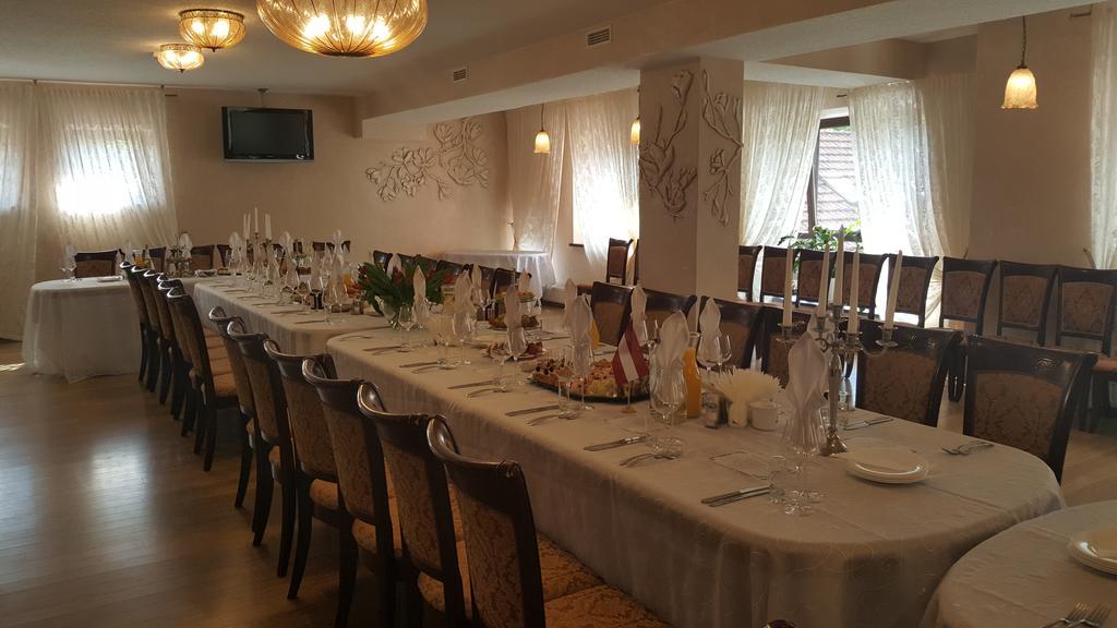 Gilija Hotel Silutė Bagian luar foto