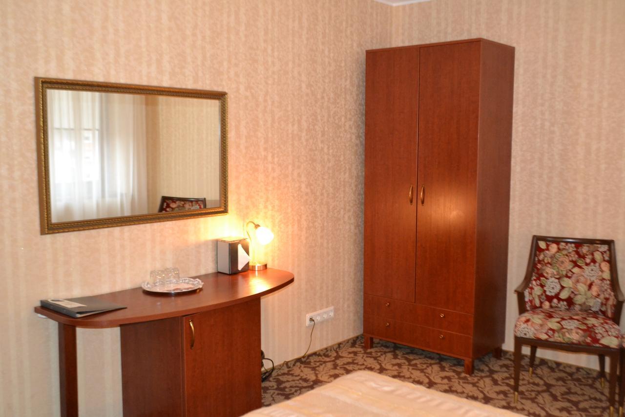 Gilija Hotel Silutė Bagian luar foto