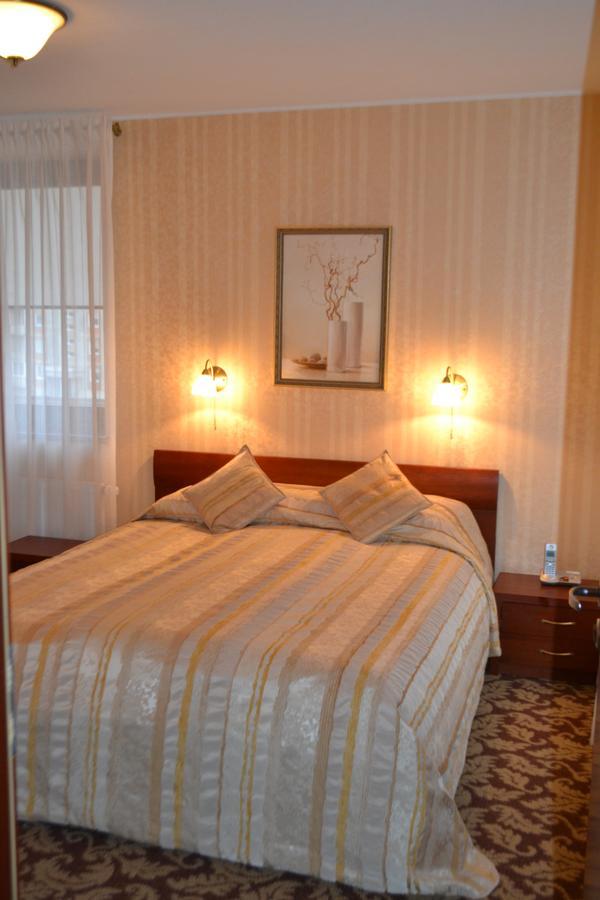 Gilija Hotel Silutė Bagian luar foto