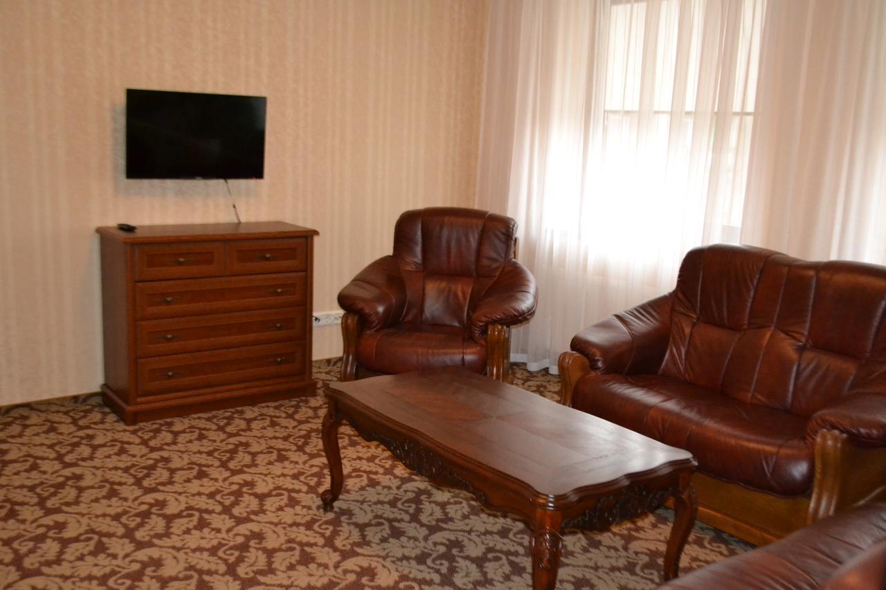 Gilija Hotel Silutė Bagian luar foto