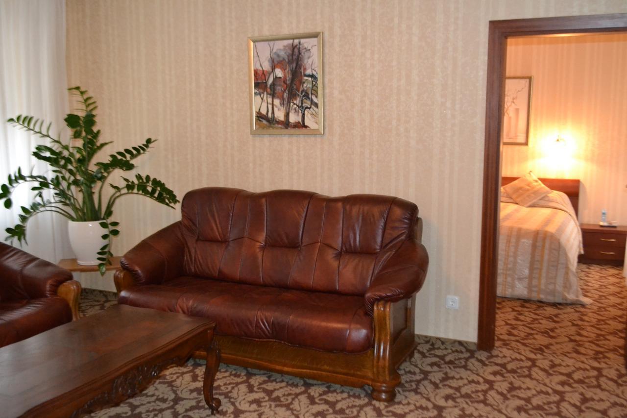 Gilija Hotel Silutė Bagian luar foto