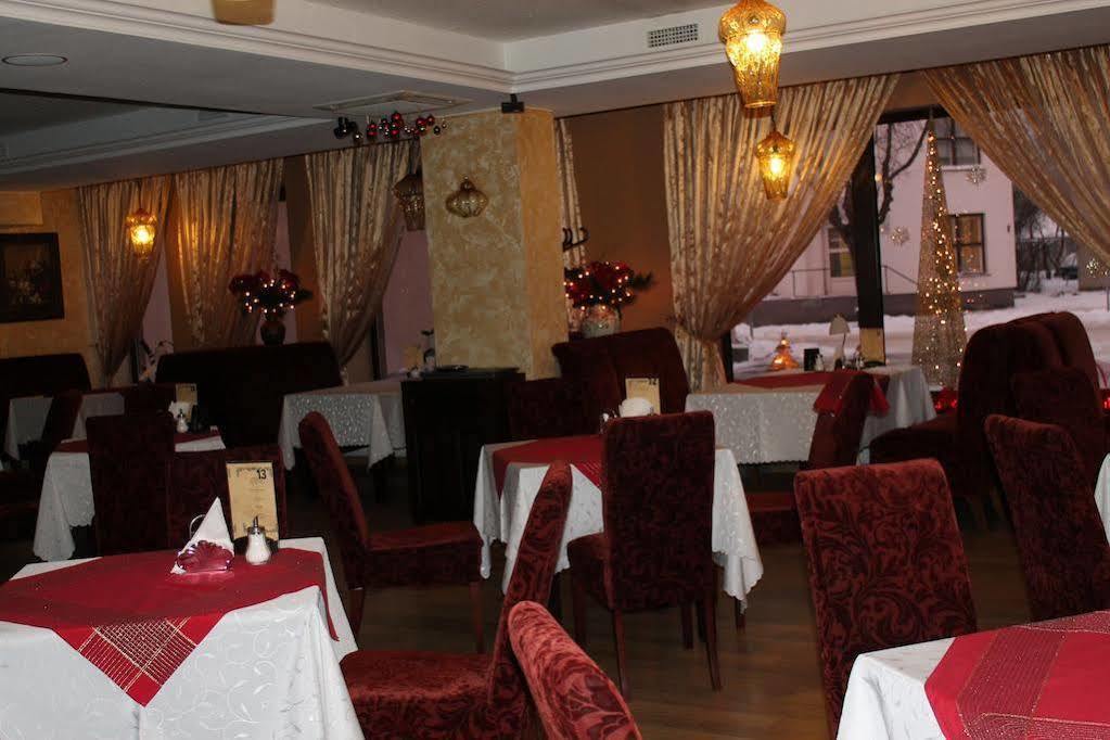 Gilija Hotel Silutė Bagian luar foto